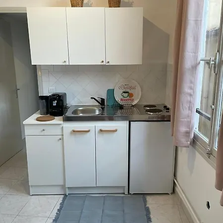 Patio De La Pietonne Mentone